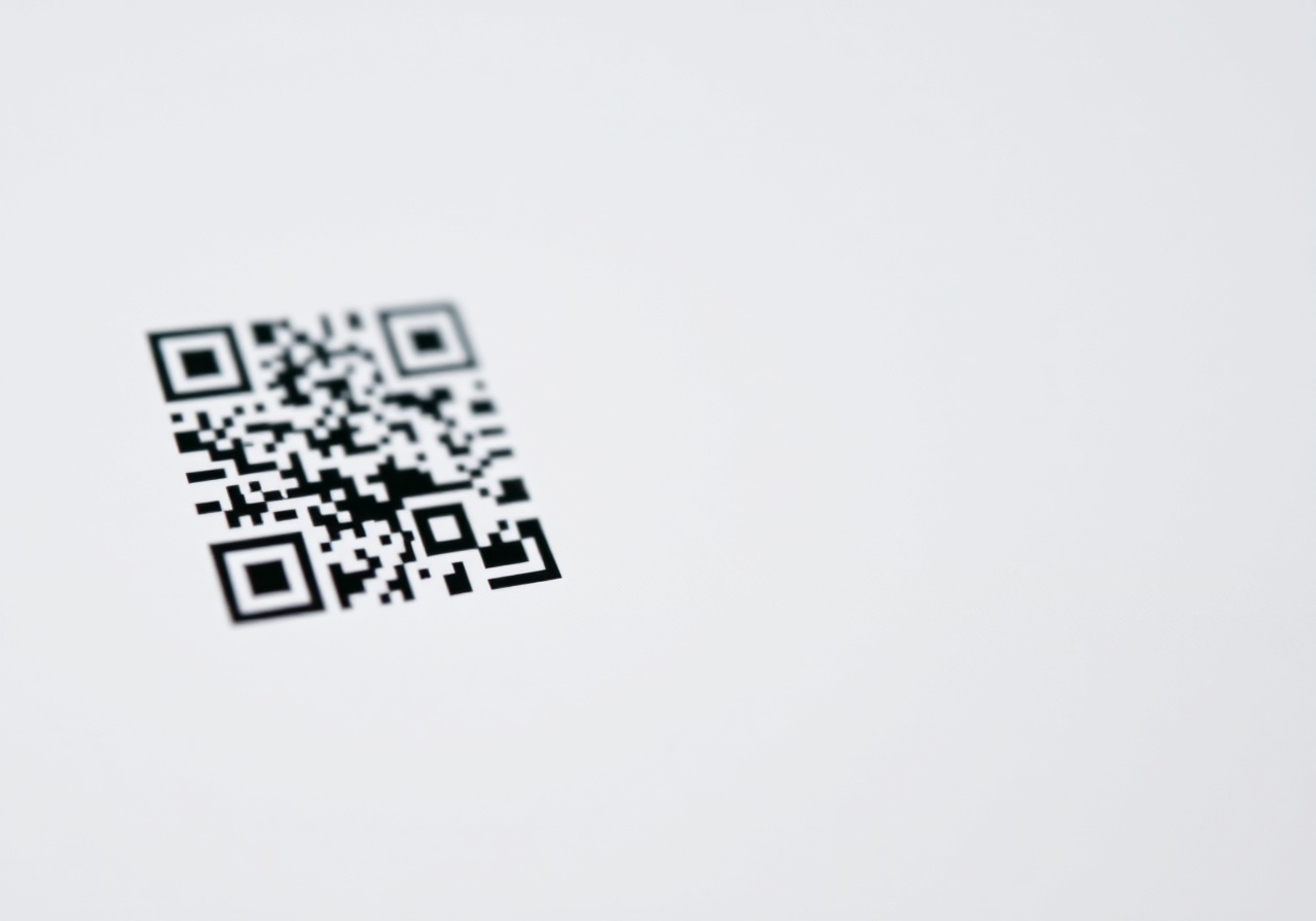LinkForge QR code generator dashboard showing a dynamic QR code preview next to a live scan-count chart